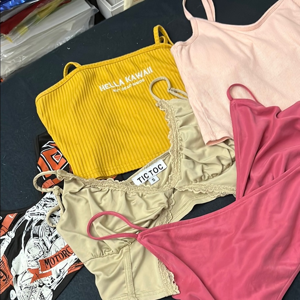 Bundles /5 Pcs.Stylish Camisole Set with Graphic Accents. - Picture 1 of 1